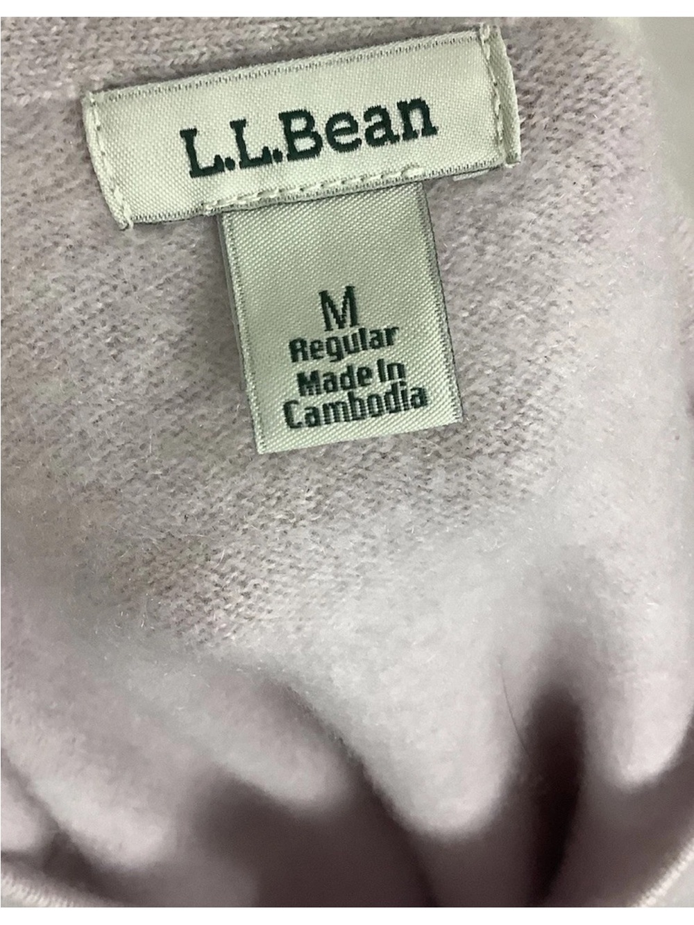 LL Bean Womens Sz M 100% Cashmere Lightweight Pullover Basic Lavender Sweater - Picture 4 of 6